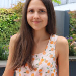 Foto einer Frau mit langen Haaren